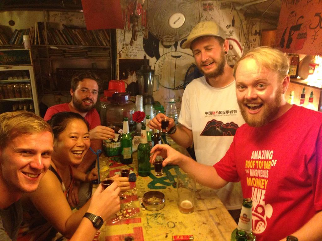 Monkey Jane'S Guesthouse Yangshuo Exteriör bild