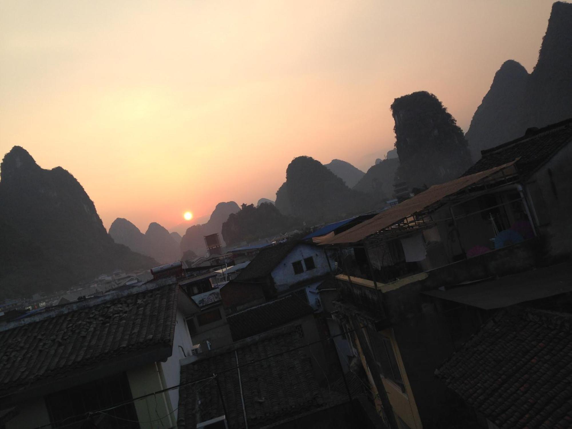 Monkey Jane'S Guesthouse Yangshuo Exteriör bild